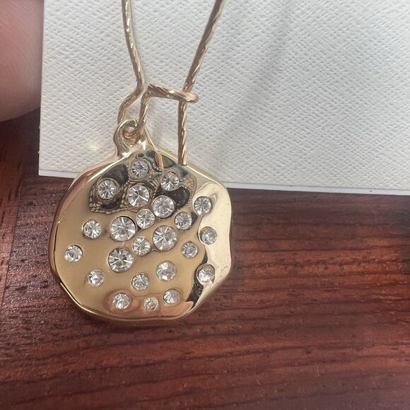 St. Thomas Butterfly Reversible Rhinestone Earrings Gold & Silver Tone Hoop Gift - Picture 4 of 6